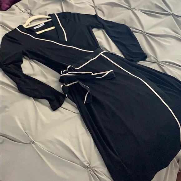 Mango Dresses & Skirts - Mango Black Wrap Dress with Knit Trim detail